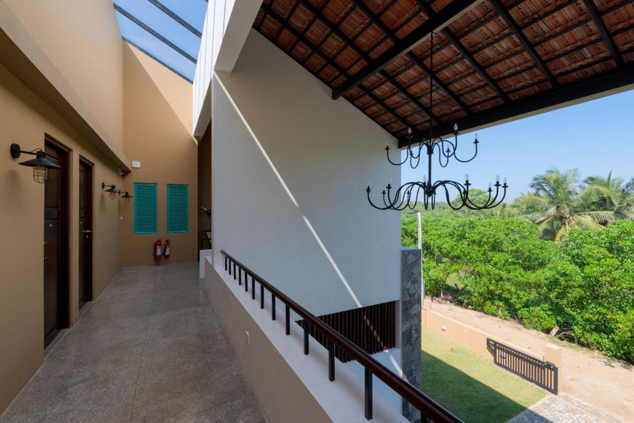 Bungalow By The Beach Тангалла Экстерьер фото
