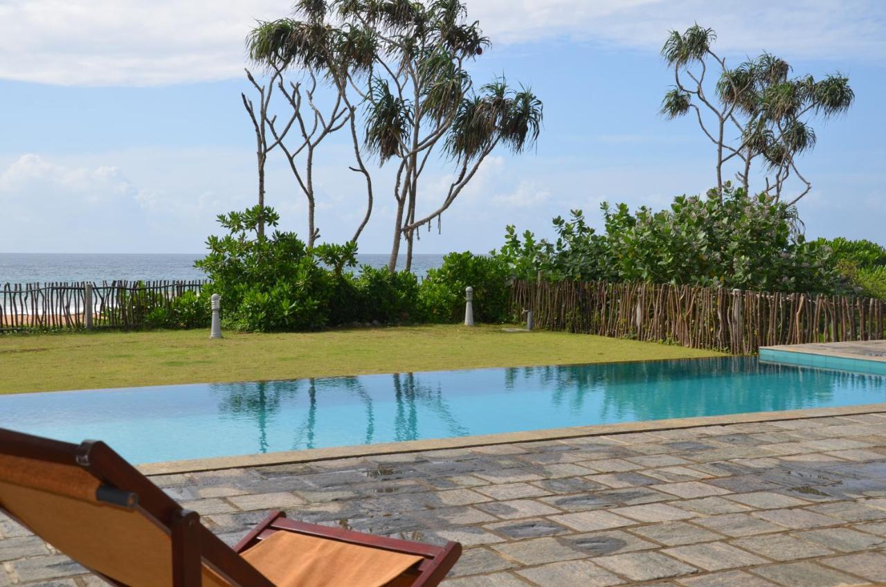 Bungalow By The Beach Тангалла Экстерьер фото